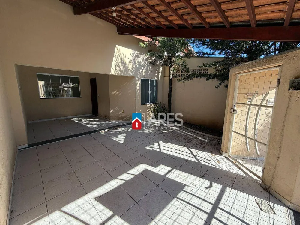 Casa, 3 quartos, 121 m² - Foto 1
