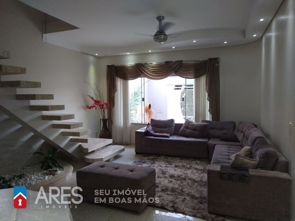 Casa, 3 quartos, 263 m² - Foto 2