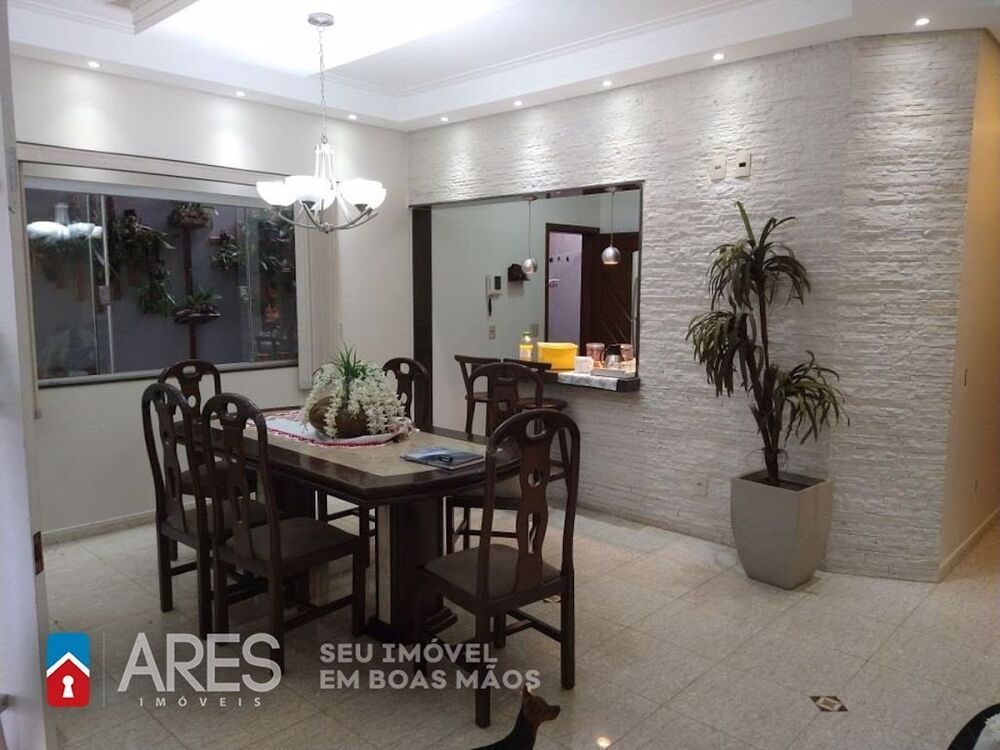 Casa, 3 quartos, 263 m² - Foto 1