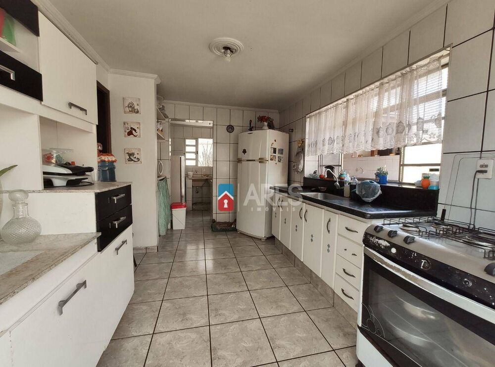 Casa, 4 quartos, 213 m² - Foto 3