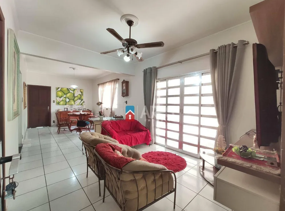 Casa, 4 quartos, 213 m² - Foto 3