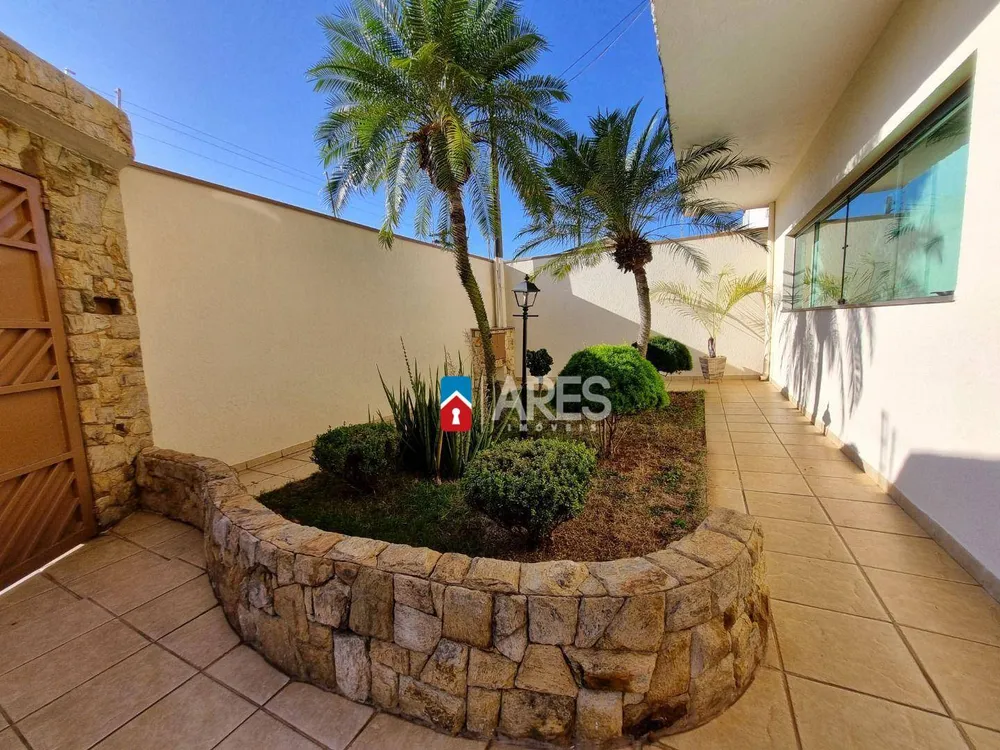 Casa, 4 quartos, 364 m² - Foto 1