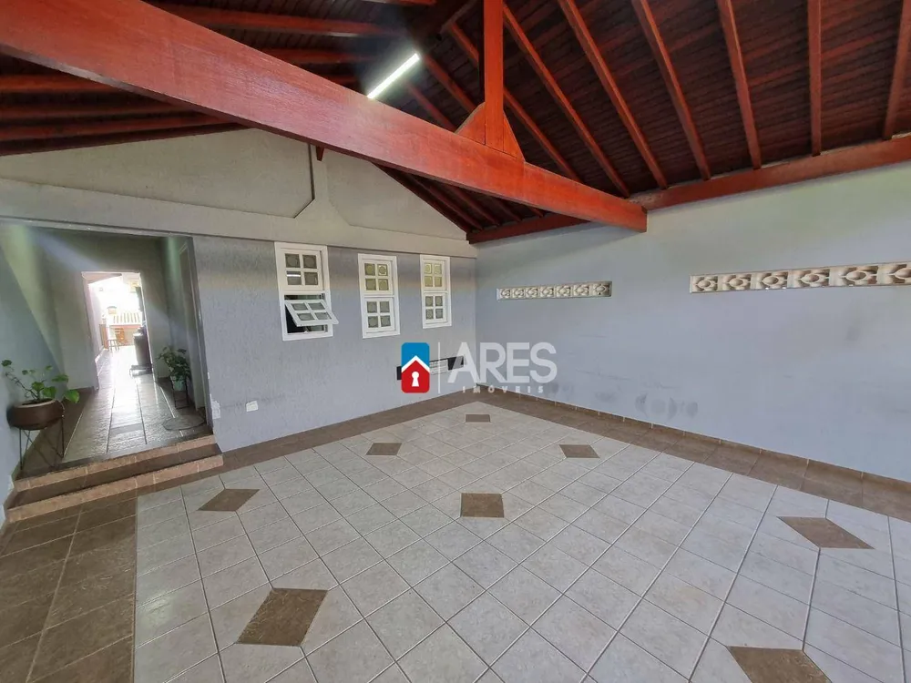 Casa, 3 quartos, 231 m² - Foto 2