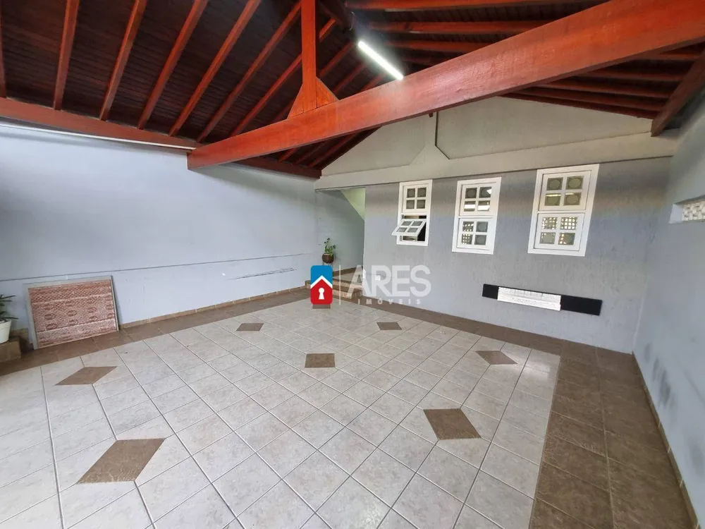 Casa, 3 quartos, 231 m² - Foto 3