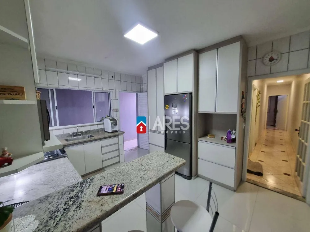 Casa, 3 quartos, 231 m² - Foto 10