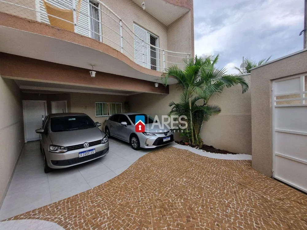 Casa, 4 quartos, 217 m² - Foto 1