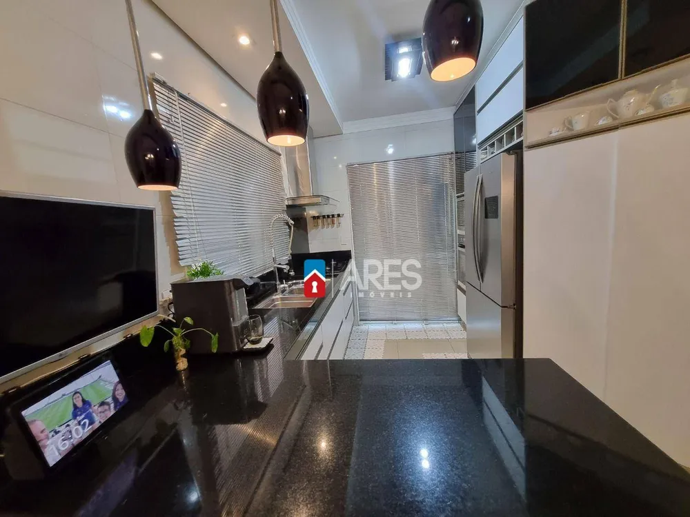 Casa, 4 quartos, 217 m² - Foto 8