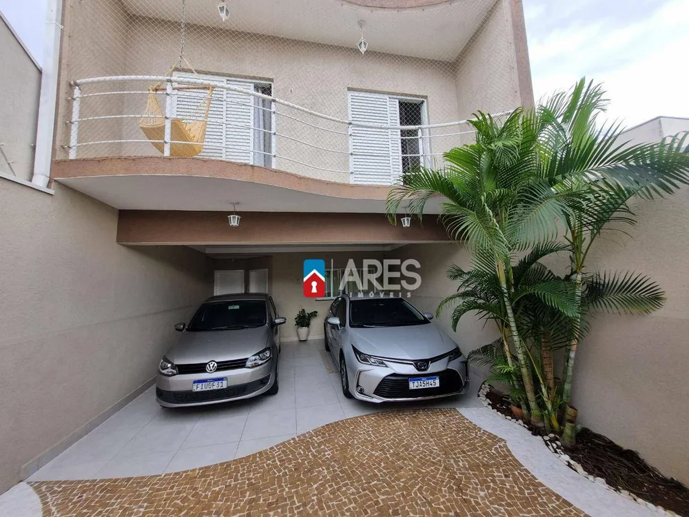 Casa, 4 quartos, 217 m² - Foto 3