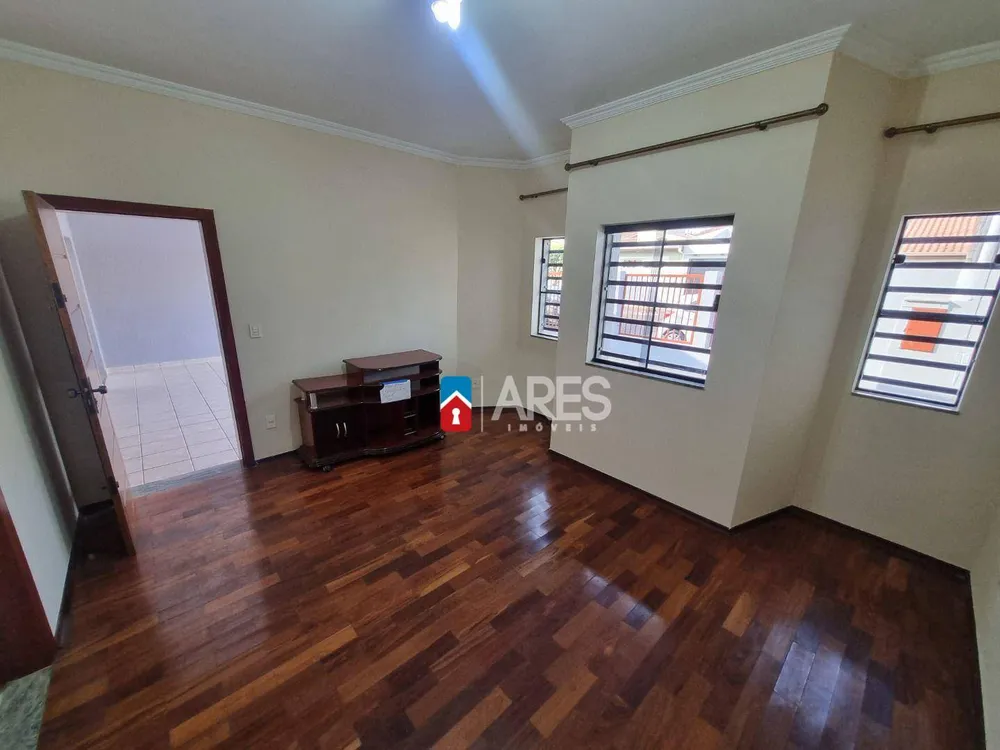 Casa, 3 quartos, 190 m² - Foto 2