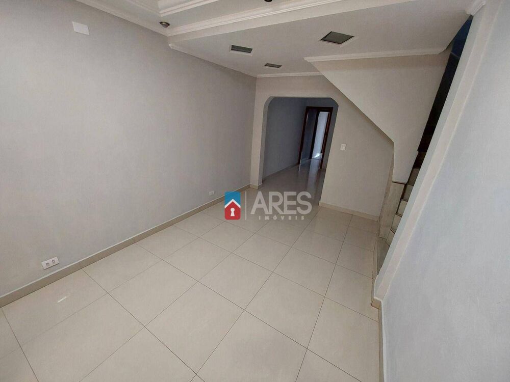 Casa, 3 quartos, 214 m² - Foto 1