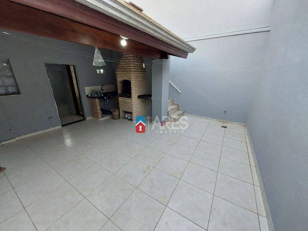 Casa, 3 quartos, 214 m² - Foto 2