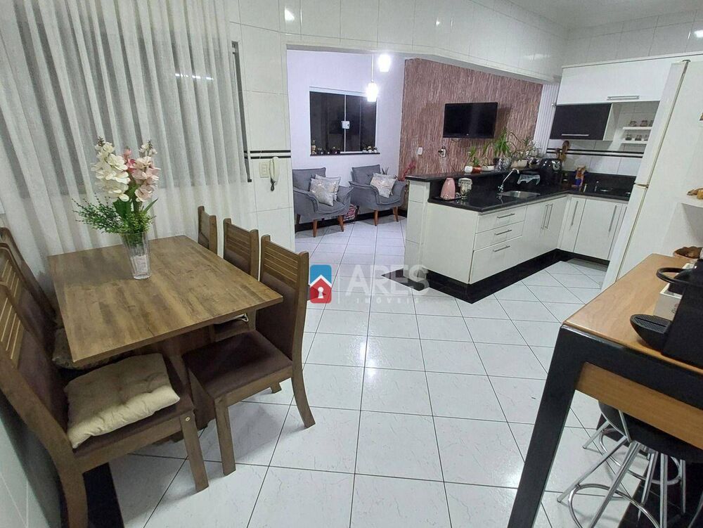 Casa, 3 quartos, 132 m² - Foto 2