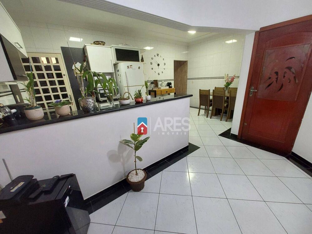 Casa, 3 quartos, 132 m² - Foto 1