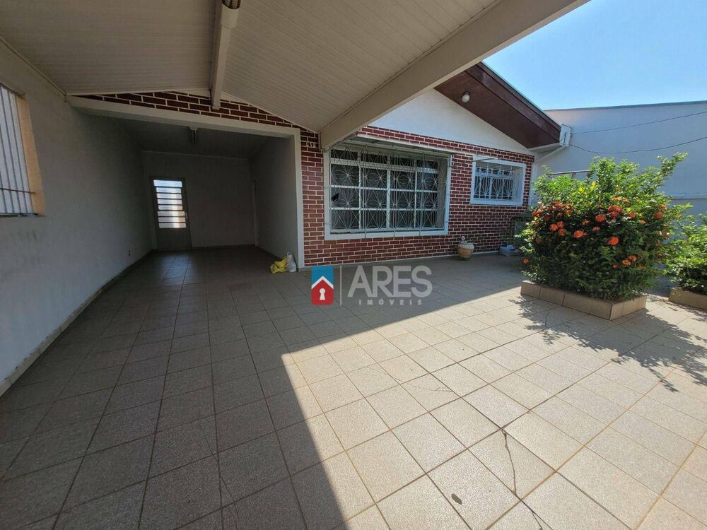 Casa, 3 quartos, 141 m² - Foto 1