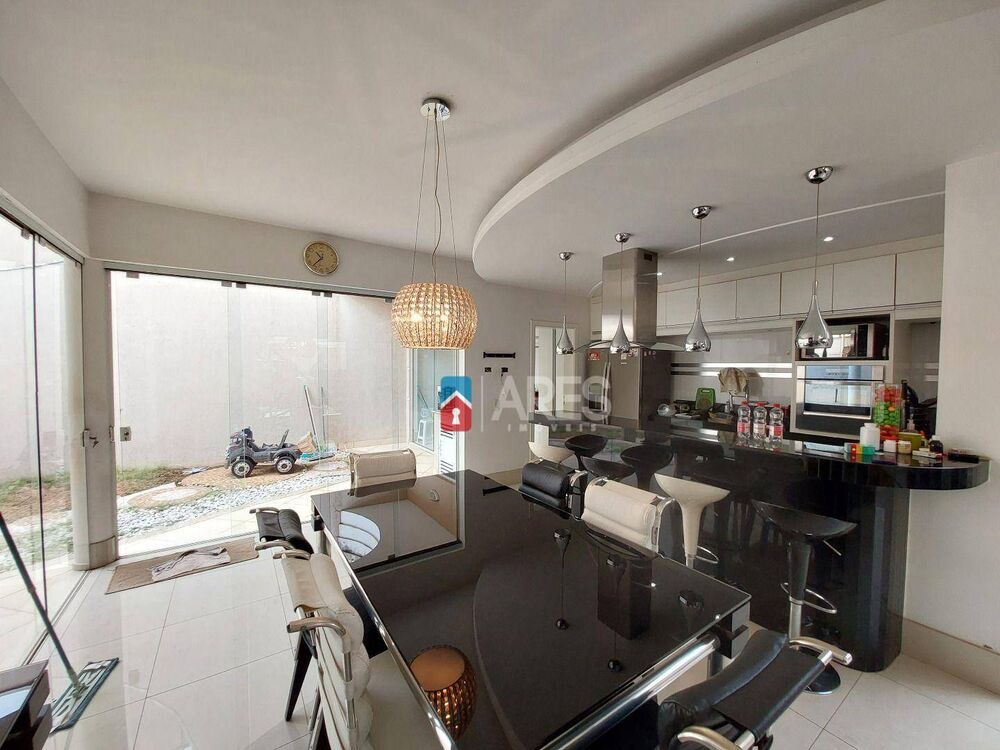 Casa, 3 quartos, 330 m² - Foto 10