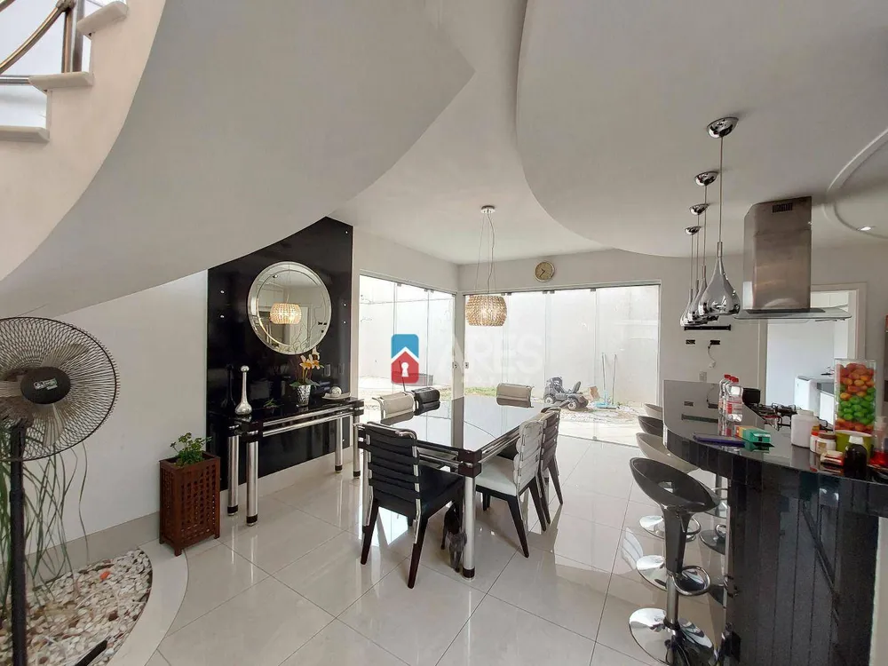 Casa, 3 quartos, 330 m² - Foto 8