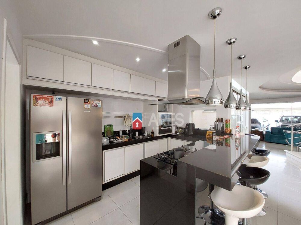 Casa, 3 quartos, 330 m² - Foto 13