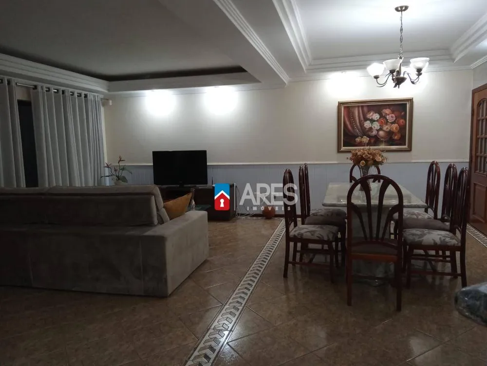 Casa, 3 quartos, 281 m² - Foto 4