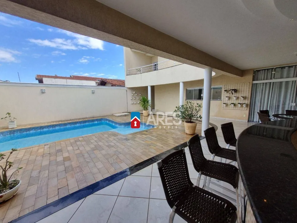 Casa, 3 quartos, 389 m² - Foto 1