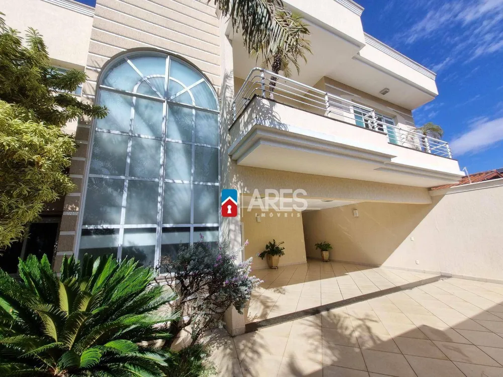 Casa, 3 quartos, 389 m² - Foto 1