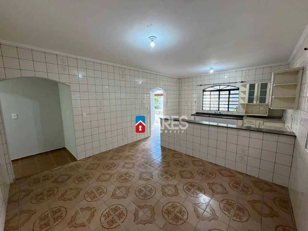 Casa, 3 quartos, 256 m² - Foto 1