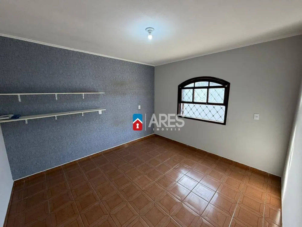 Casa, 3 quartos, 256 m² - Foto 2