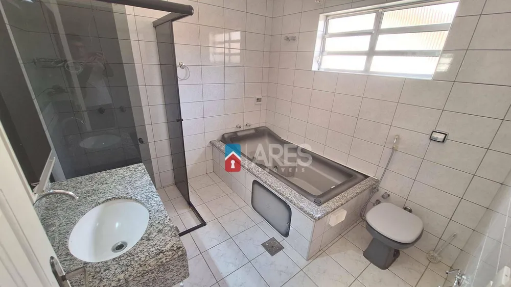 Casa, 3 quartos, 221 m² - Foto 2