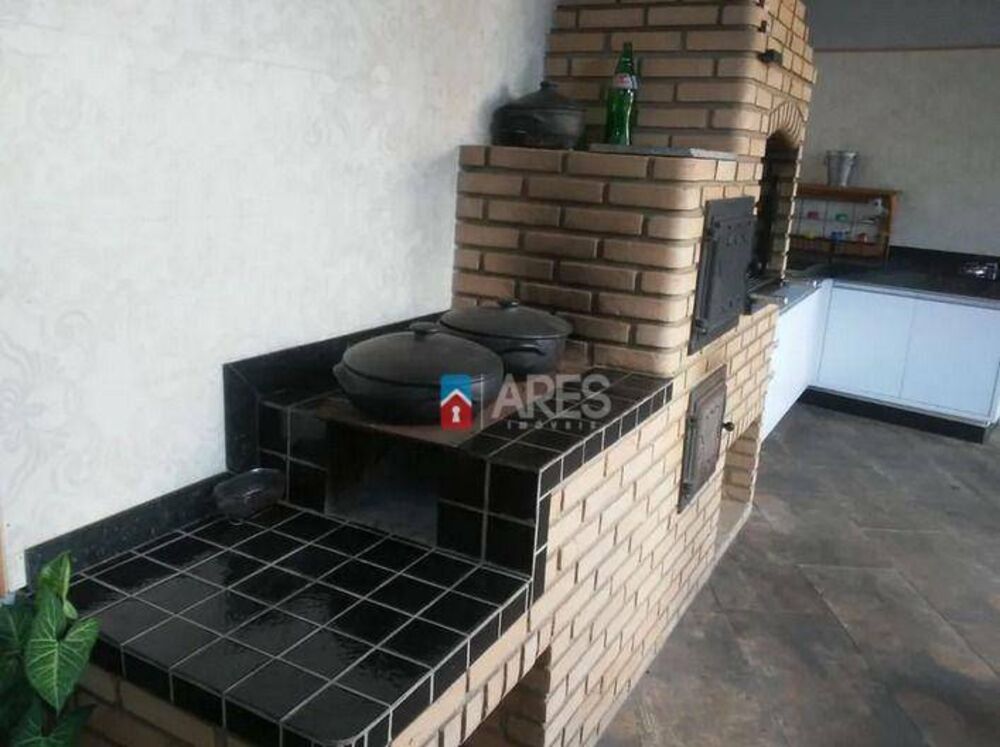 Casa, 4 quartos, 220 m² - Foto 1