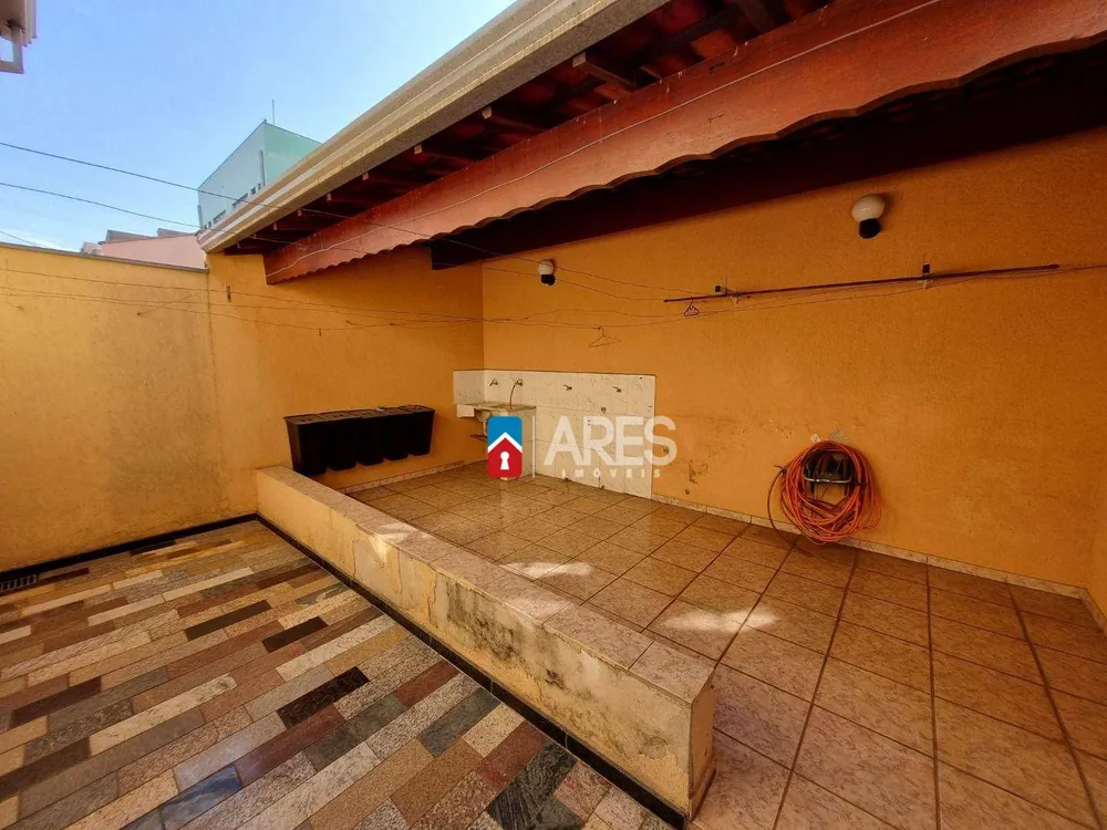 Casa, 2 quartos, 227 m² - Foto 1