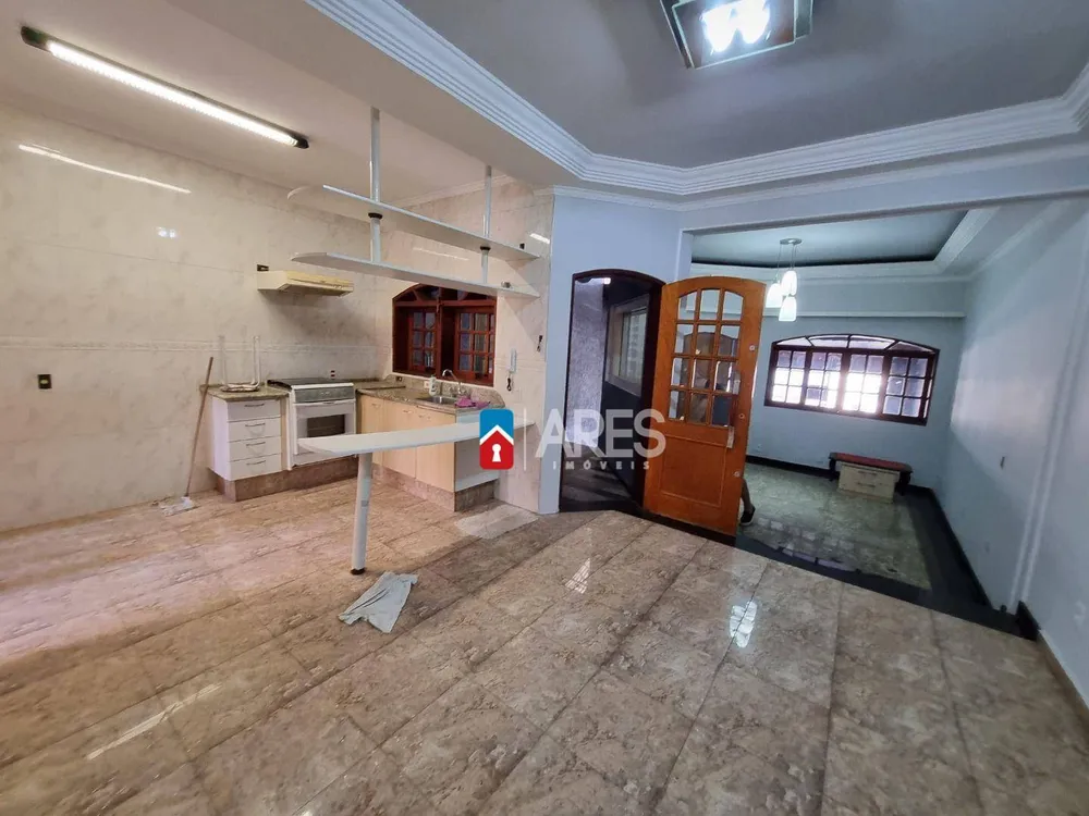 Casa, 2 quartos, 227 m² - Foto 2