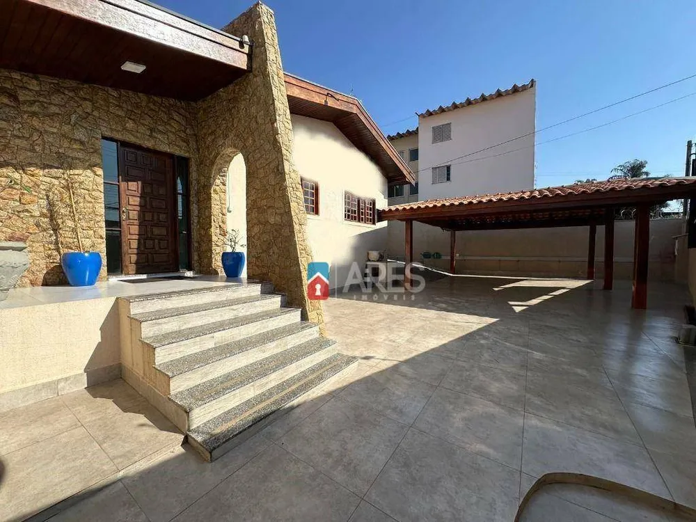 Casa, 5 quartos, 300 m² - Foto 1
