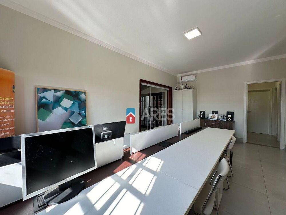 Casa, 5 quartos, 300 m² - Foto 1