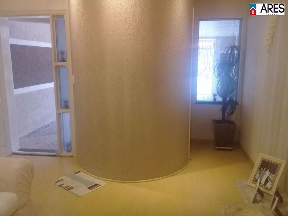 Casa, 4 quartos, 294 m² - Foto 1