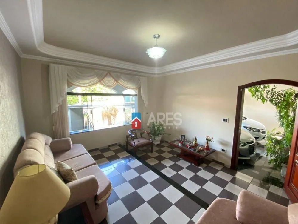 Casa, 3 quartos, 176 m² - Foto 1