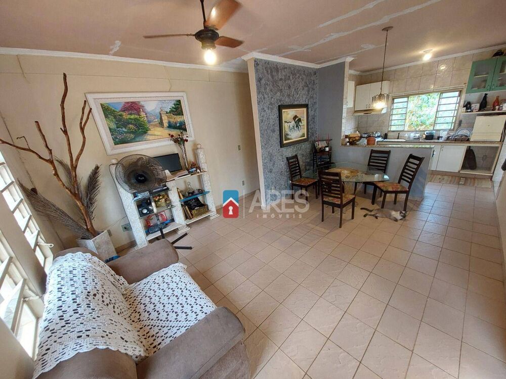 Chácara à venda com 4 quartos, 154m² - Foto 2