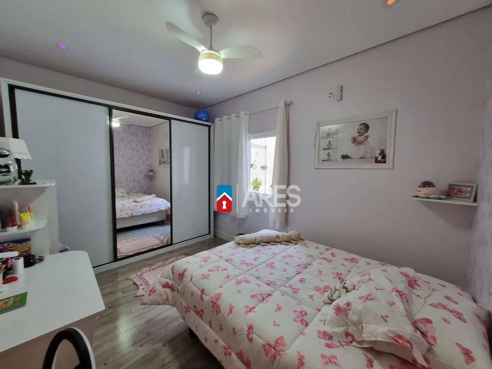 Casa, 4 quartos, 182 m² - Foto 1
