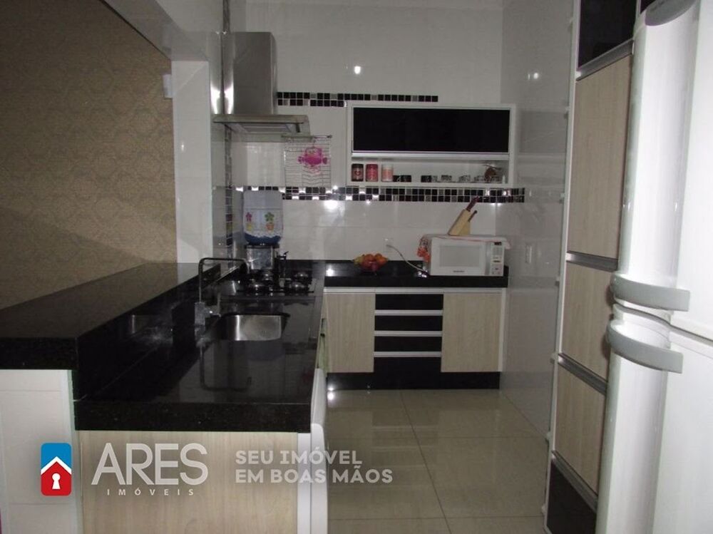 Casa, 4 quartos, 250 m² - Foto 4
