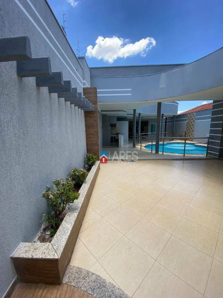 Casa, 3 quartos, 241 m² - Foto 11