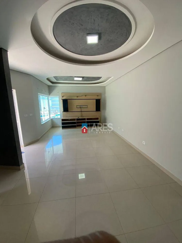 Casa, 3 quartos, 241 m² - Foto 4