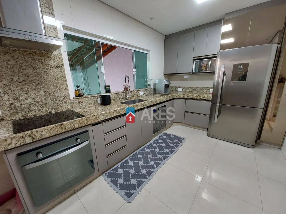 Casa, 3 quartos, 231 m² - Foto 3