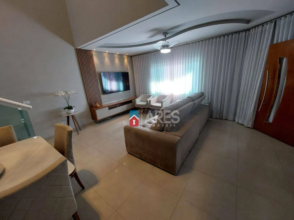 Casa, 3 quartos, 231 m² - Foto 1