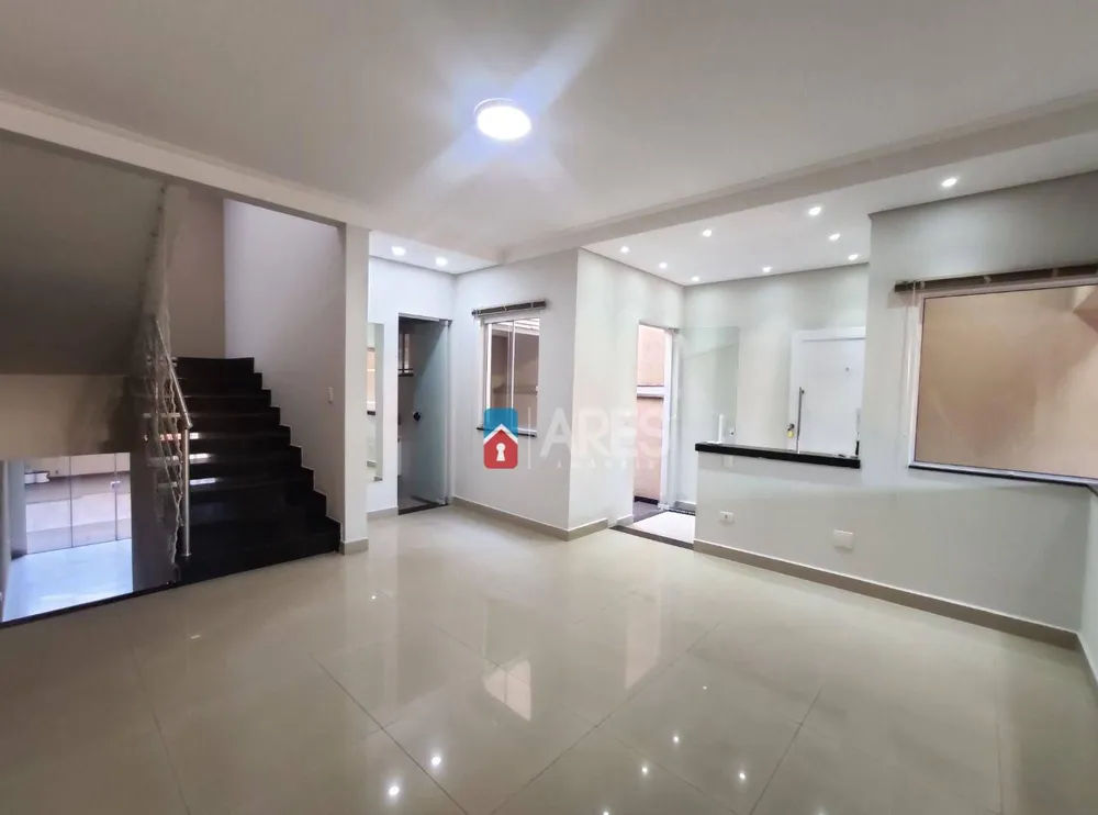 Casa, 3 quartos, 218 m² - Foto 4
