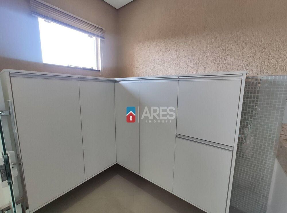 Casa à venda com 3 quartos, 218m² - Foto 6