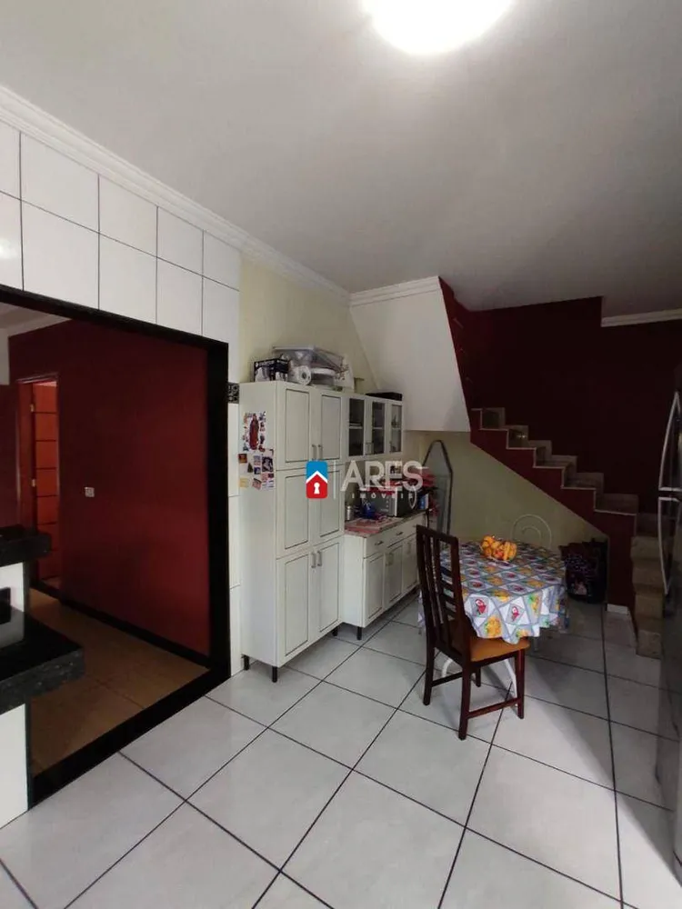 Casa, 4 quartos, 192 m² - Foto 13