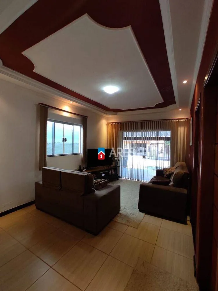 Casa, 4 quartos, 192 m² - Foto 1
