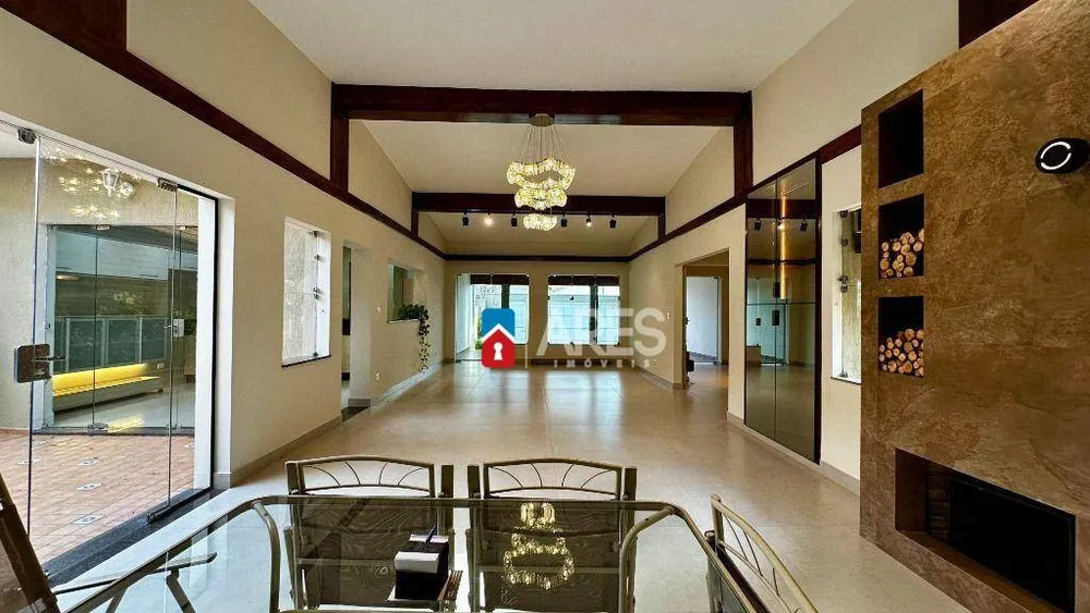 Casa, 3 quartos, 334 m² - Foto 1