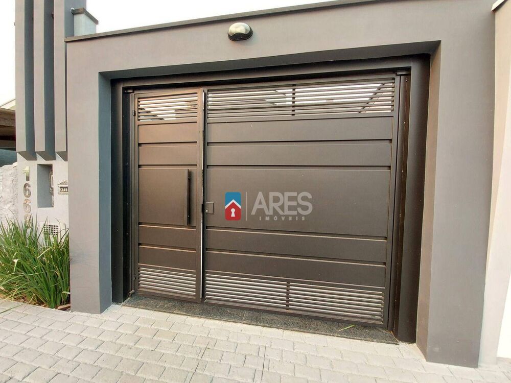 Casa à venda com 3 quartos, 125m² - Foto 1