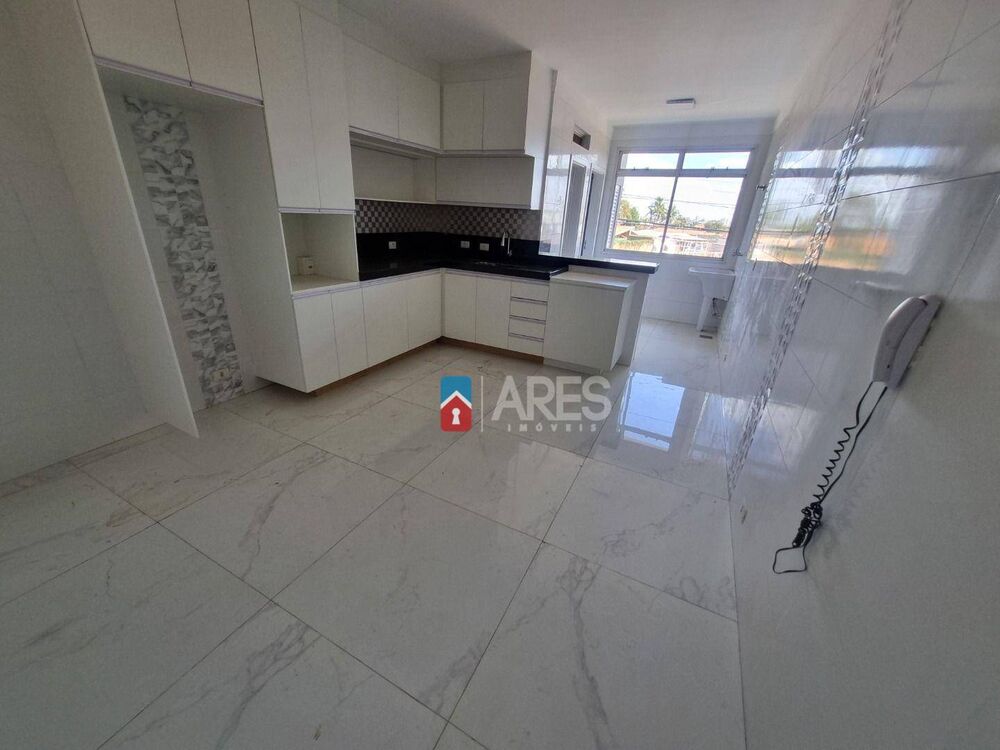 Apartamento à venda com 3 quartos, 227m² - Foto 1