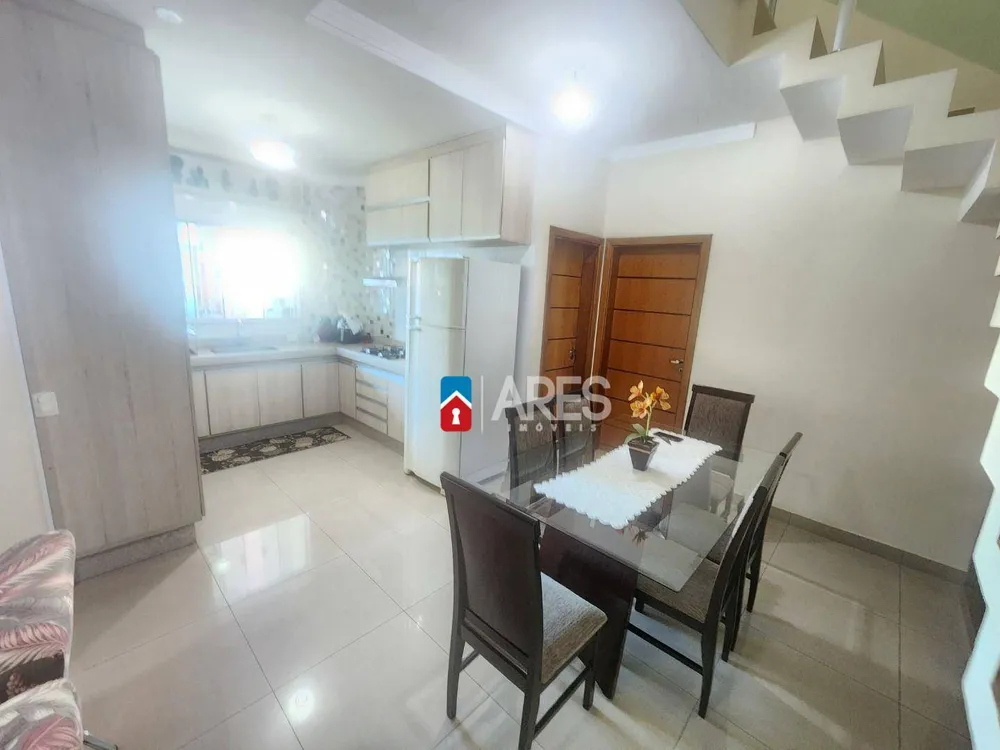 Casa, 3 quartos, 193 m² - Foto 2