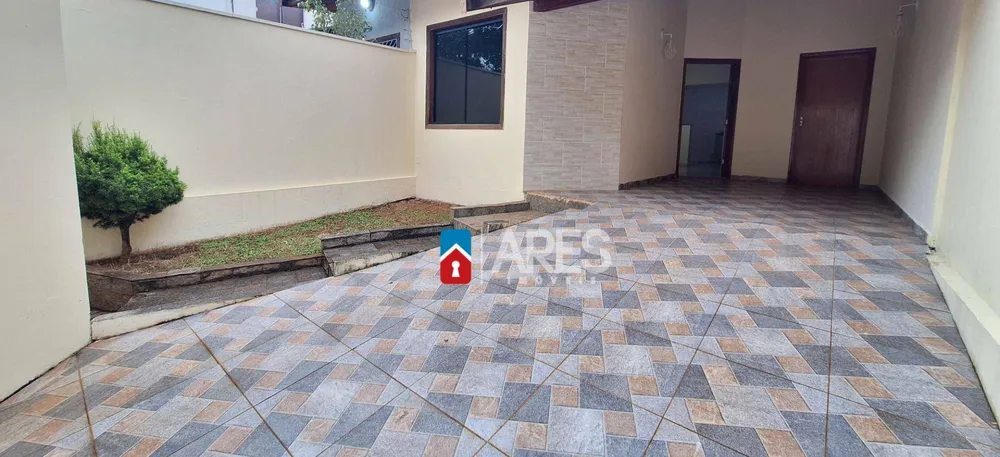 Casa, 3 quartos, 121 m² - Foto 1